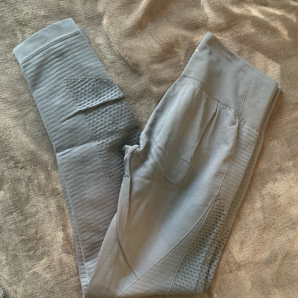 Zyia leggings